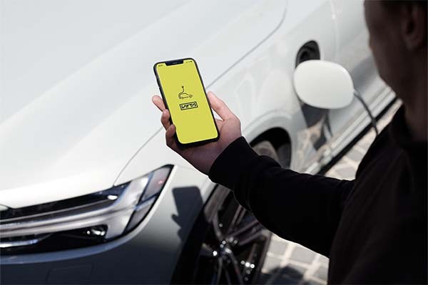 car and phone with application